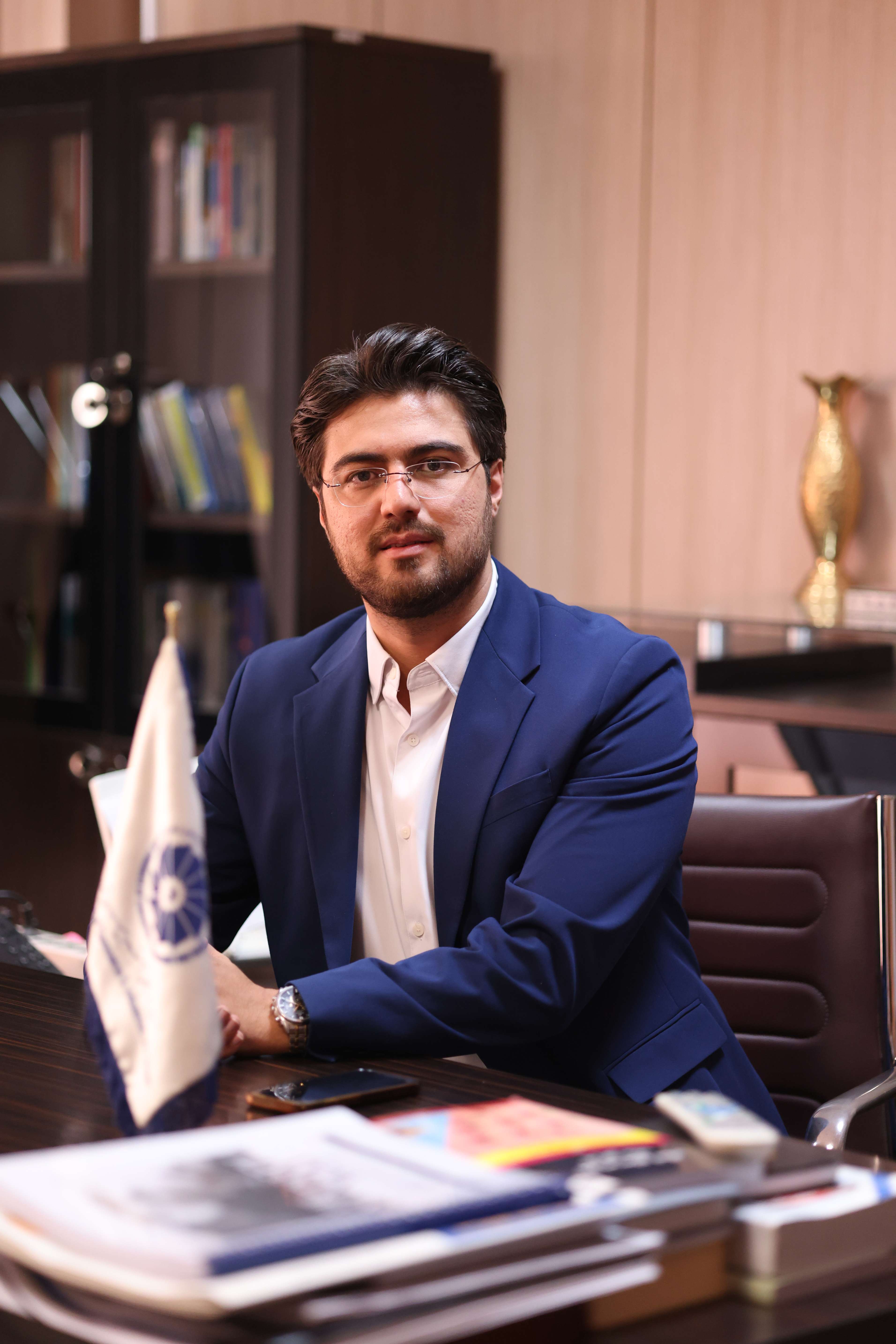 پویا بهزادنیا